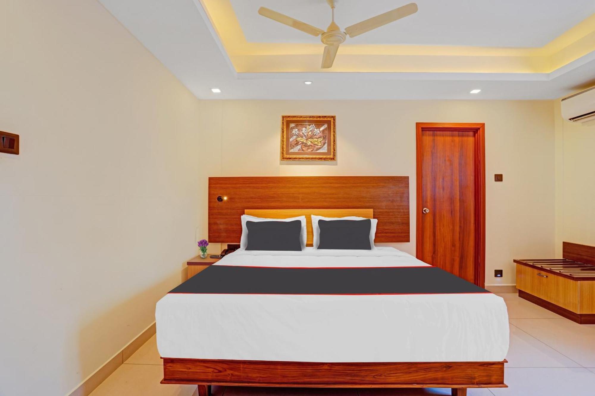 Super Collection O Pallava Rajadhani Thiruvananthapuram Exteriör bild
