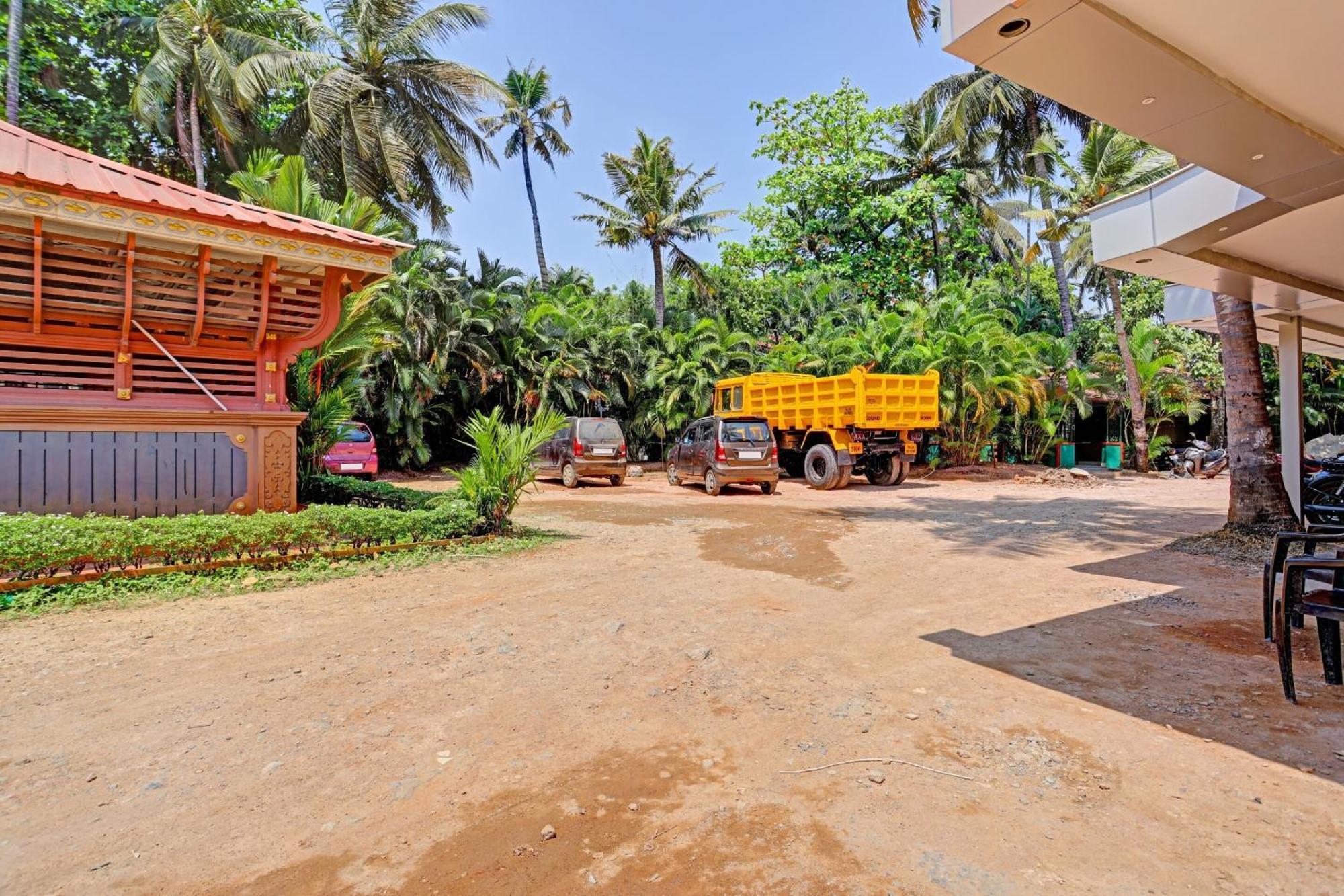 Super Collection O Pallava Rajadhani Thiruvananthapuram Exteriör bild