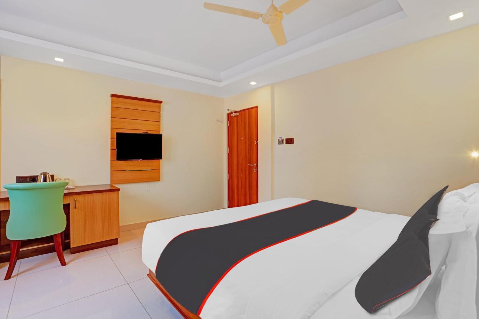 Super Collection O Pallava Rajadhani Thiruvananthapuram Exteriör bild